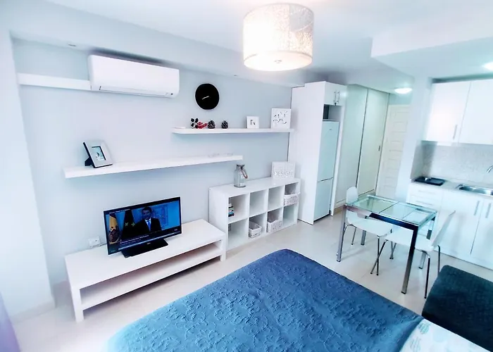 Estudio Summerland En Cristianos * ארונה